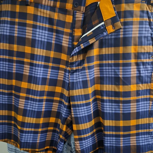 Men's Plaid Shorts - Picture 3 of 7